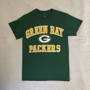 Small Majestic Green Bay Packers T-shirt. Green. 100% cotton. In great condition